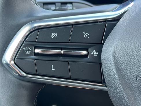 Used 2025 Chevrolet Equinox LT w/ Safety and Technology Package FWD image 16
