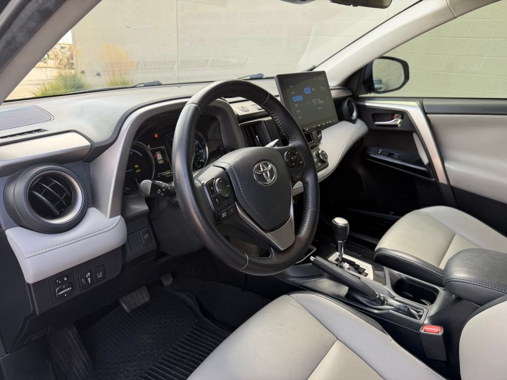 Used 2017 Toyota RAV4 Limited w/ Advanced Technology Package AWD/4WD image 18