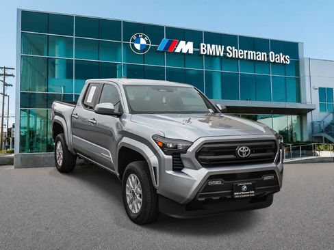 Used 2024 Toyota Tacoma SR5 AWD/4WD image 3