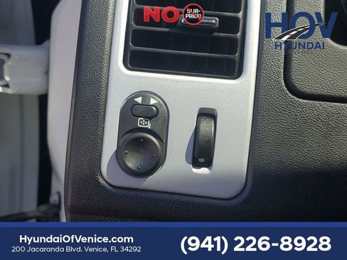 Used 2008 Pontiac Torrent AWD w/ Preferred Package image 23