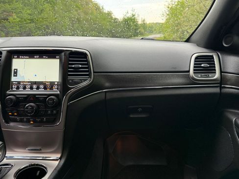 Used 2018 Jeep Grand Cherokee Limited AWD/4WD image 35