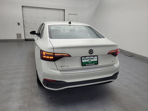 Used 2022 Volkswagen Jetta SE image 6