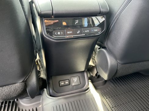 New 2026 Toyota Highlander Limited AWD/4WD image 25