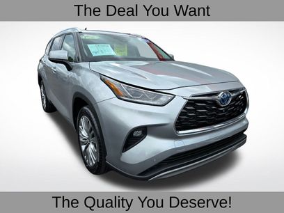 Used 2023 Toyota Highlander Platinum