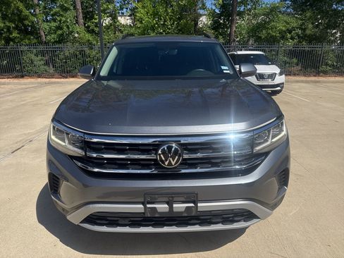 Used 2023 Volkswagen Atlas SE w/ Panoramic Sunroof Package image 2