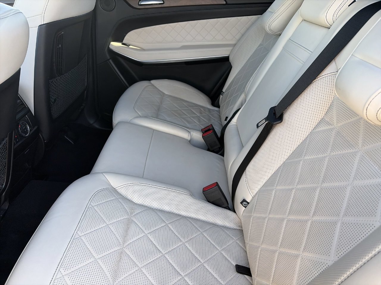 Used 2018 Mercedes-Benz GLS 550 4MATIC image 16