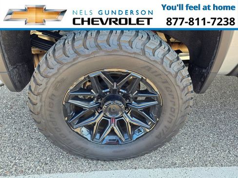 Used 2026 Chevrolet Silverado 3500 LTZ w/ LTZ Plus Package AWD/4WD image 8