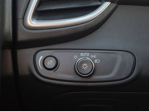 Used 2022 Chevrolet Trax LS w/ Tint and Cruise Package image 24