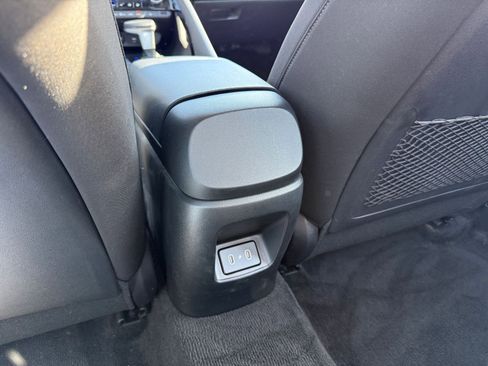 Used 2025 Hyundai Elantra SEL image 24