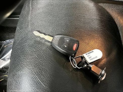 Used 2017 Jeep Wrangler Unlimited Sahara AWD/4WD image 29
