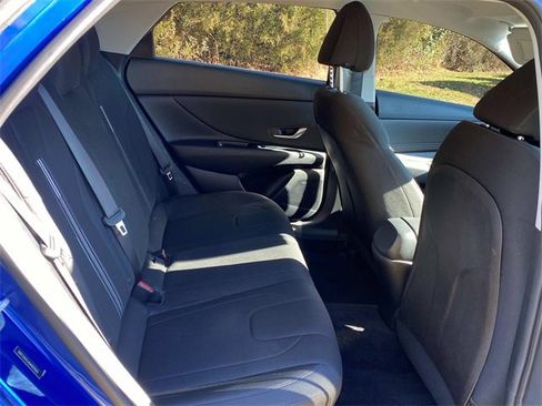 Used 2021 Hyundai Elantra SEL w/ Convenience Package image 32