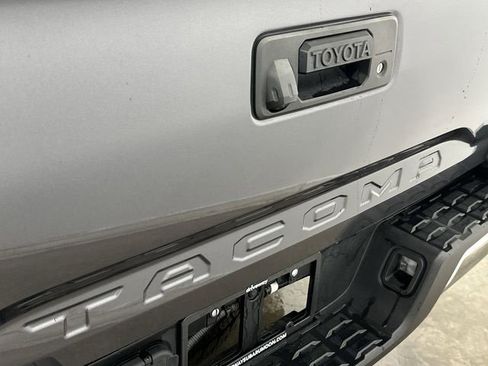 Used 2022 Toyota Tacoma TRD Off-Road image 26