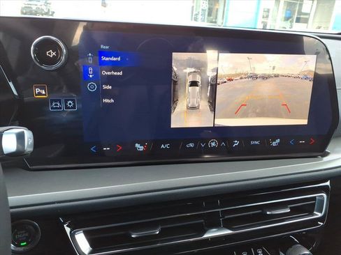 New 2026 Chevrolet Traverse LT w/ Enhanced Driving Package image 8