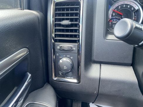 Used 2018 RAM 2500 Laramie w/ Sport Appearance Group AWD/4WD image 18