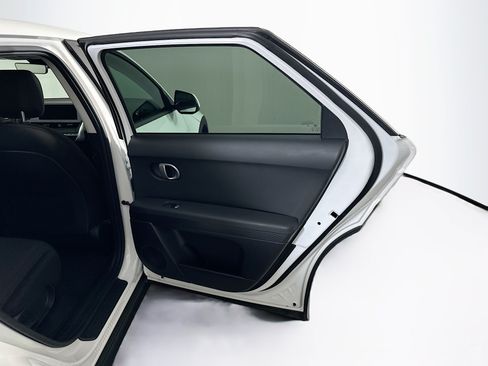 Used 2024 Hyundai Ioniq 5 SEL RWD image 30