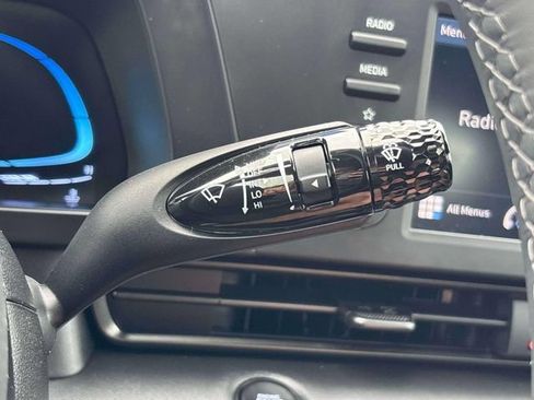 Certified 2025 Hyundai Elantra Sport FWD image 28