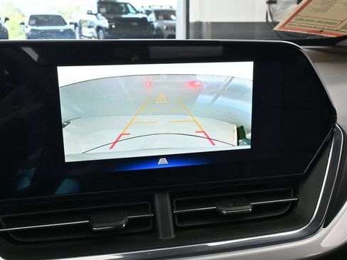 Used 2025 Chevrolet Trax LT w/ Driver Confidence Package FWD image 16
