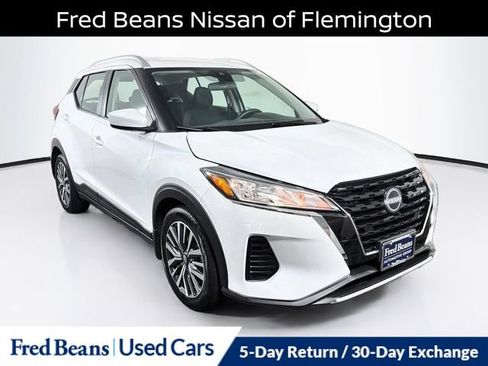 Certified 2023 Nissan Kicks SV FWD image 1