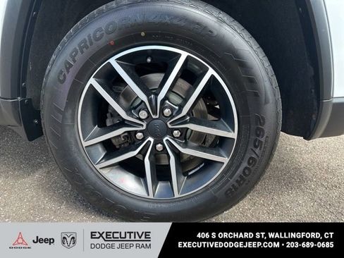 Used 2021 Jeep Grand Cherokee Trailhawk w/ Trailhawk Luxury Group AWD/4WD image 17
