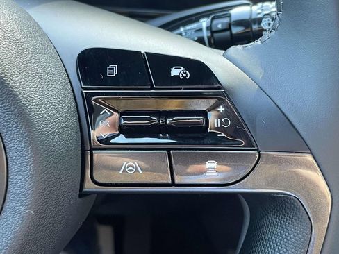 Certified 2025 Hyundai Elantra Limited image 22