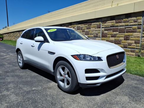 Used 2017 Jaguar F-PACE Premium AWD/4WD image 2
