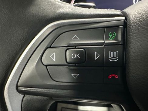 Used 2025 Jeep Grand Cherokee Altitude AWD/4WD image 17