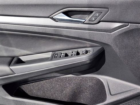 New 2025 Volkswagen GTI SE image 3