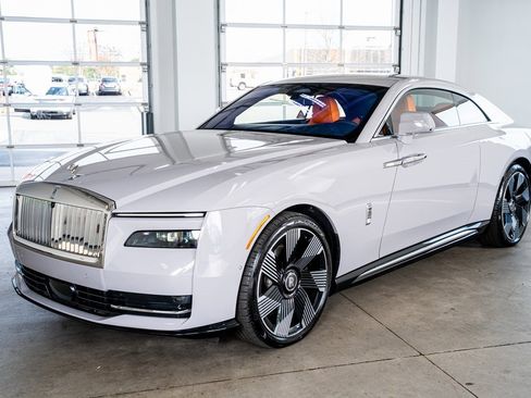 Used 2024 Rolls-Royce Spectre w/ Spectre Launch Package image 11