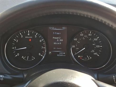 Used 2017 Nissan Rogue SV image 19