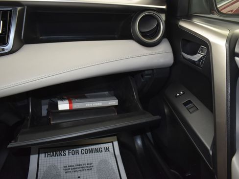 Used 2018 Toyota RAV4 XLE image 38