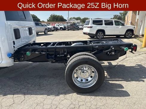 New 2026 RAM 4500 4x4 Crew Cab DRW image 3