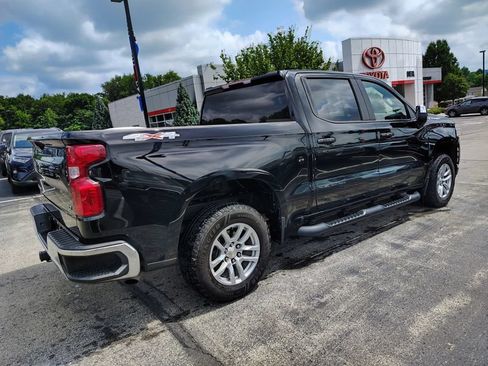 Used 2022 Chevrolet Silverado 1500 LT AWD/4WD image 4
