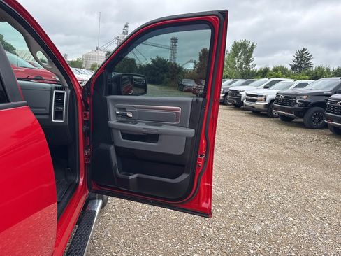 Used 2015 RAM 1500 Big Horn w/ Remote Start & Security Group image 28