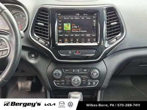 Used 2019 Jeep Cherokee Limited AWD/4WD image 22