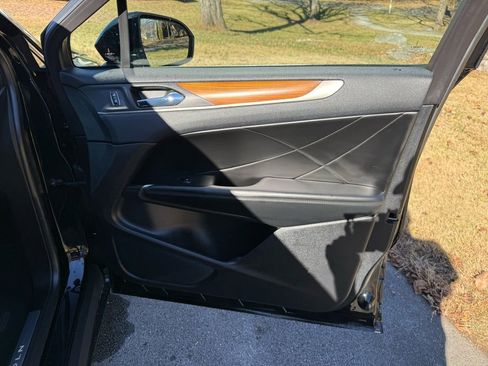 Used 2018 Lincoln MKC Reserve w/ Lincoln MKC Climate Package image 39