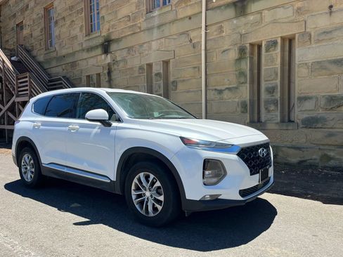 Used 2020 Hyundai Santa Fe SEL FWD image 2