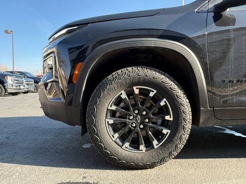 Used 2025 Chevrolet Traverse Z71 w/ Driver Confidence Package image 31