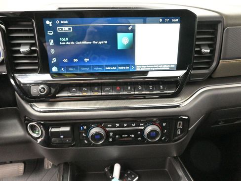 Used 2023 Chevrolet Silverado 1500 ZR2 w/ Technology Package AWD/4WD image 21