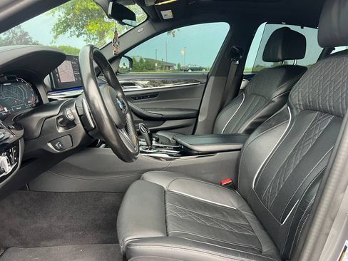 Used 2022 BMW M550i xDrive w/ Executive Package AWD/4WD image 4