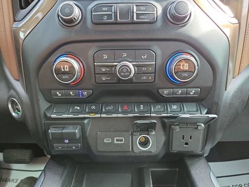 Used 2019 Chevrolet Silverado 1500 High Country AWD/4WD image 28