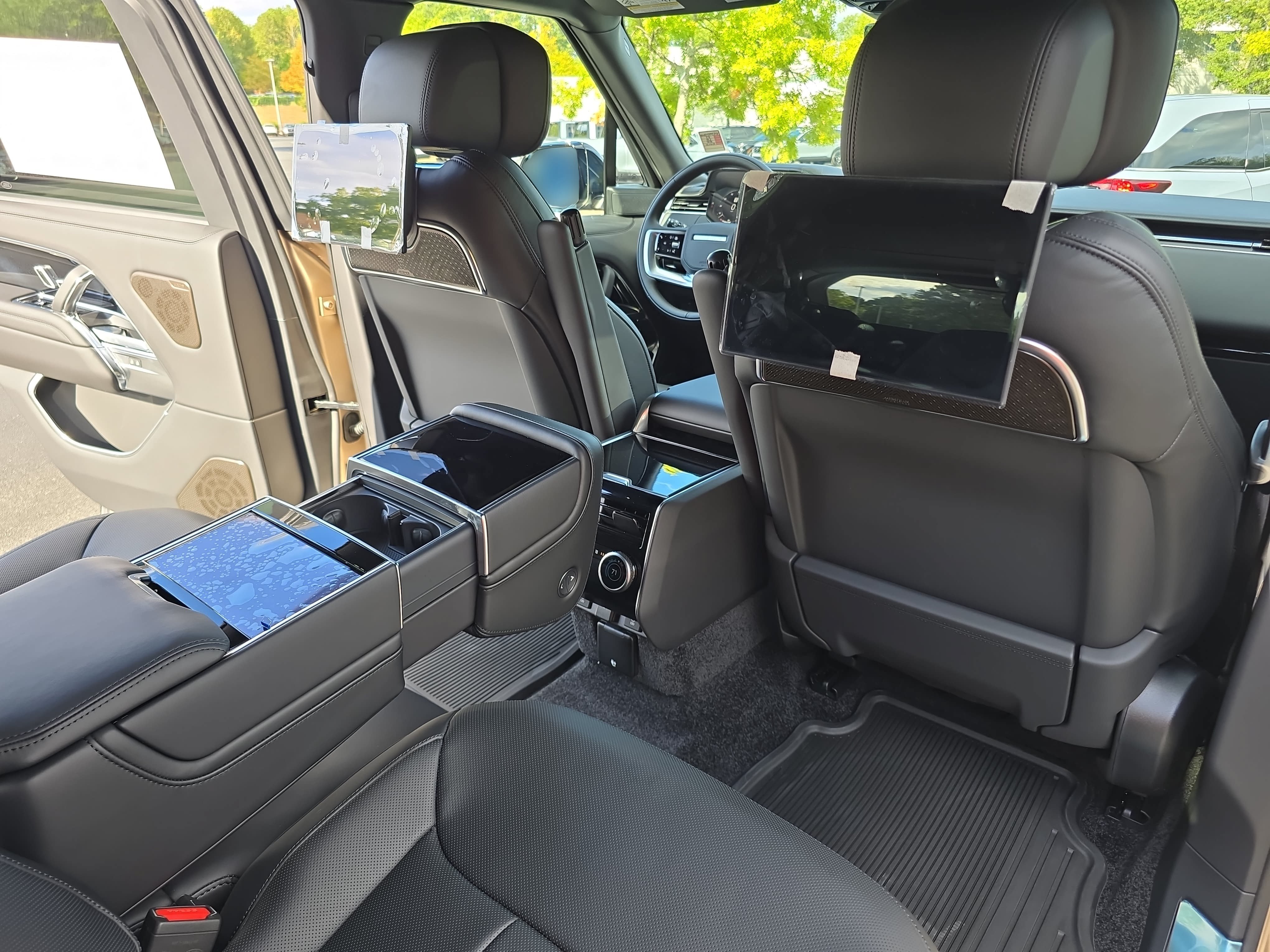 New 2027 Land Rover Range Rover Long Wheelbase Autobiography AWD/4WD image 11