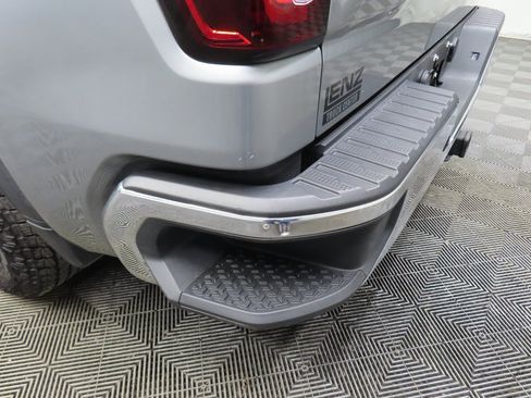 Used 2025 GMC Sierra 1500 SLE image 35