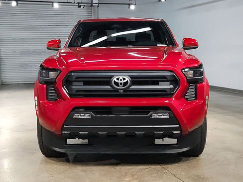 Certified 2025 Toyota Tacoma SR5 AWD/4WD image 2