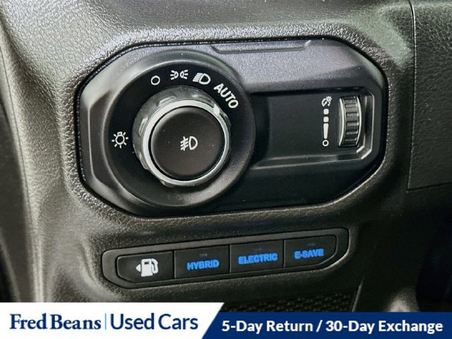 Used 2023 Jeep Wrangler Unlimited Sahara w/ Cold Weather Group AWD/4WD image 15