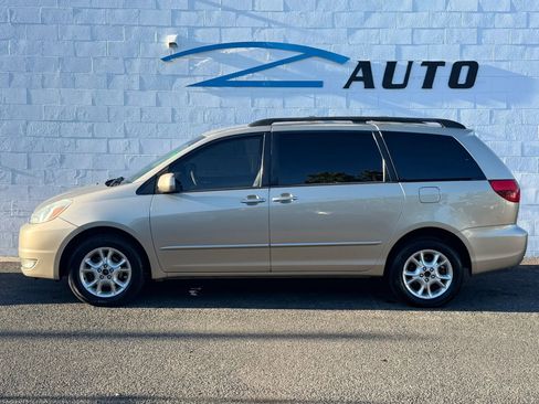 Used 2004 Toyota Sienna XLE image 2