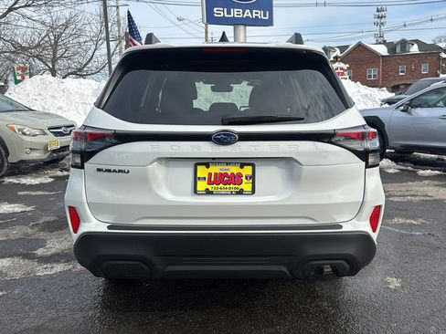 Used 2025 Subaru Forester Premium image 6
