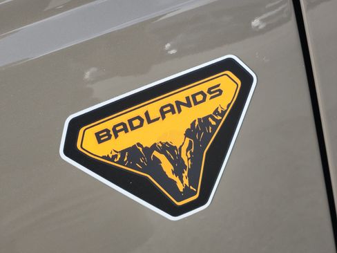 New 2026 Ford Bronco Badlands w/ Sasquatch Package AWD/4WD image 8