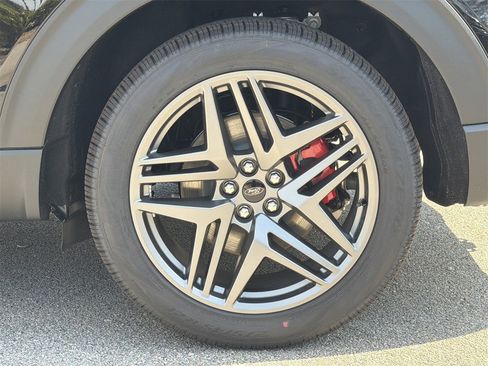 New 2026 Ford Explorer ST-Line w/ ST-Line Street Pack image 31