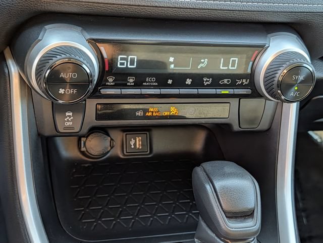 Used 2024 Toyota RAV4 LE AWD/4WD image 16