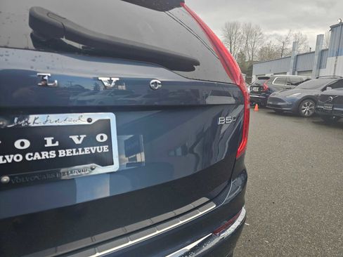 Used 2025 Volvo XC90 B5 Core w/ Protection Package Premier image 14